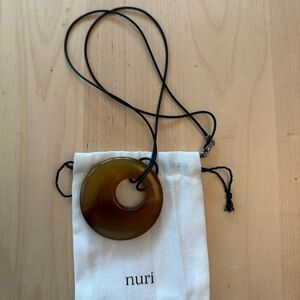 Brown Aget Pendant Necklace